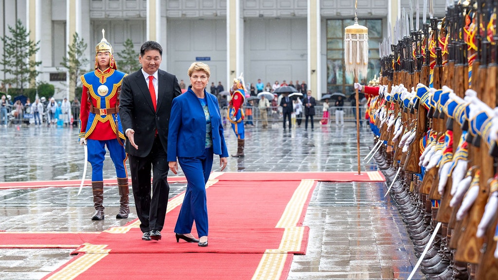 Bundespräsidentin Viola Amherd und der mongolische Präsident Ukhnaagiin Khurelsukh.