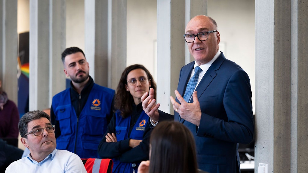 Brand in Crans-Montana: Bundesrat Pfister besucht die Nationale Alarmzentrale im BABS