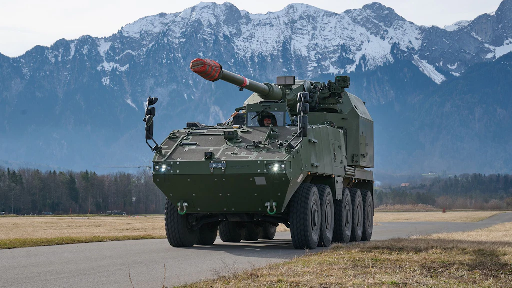 System AGM Artillery Gun Module auf Piranha IV 