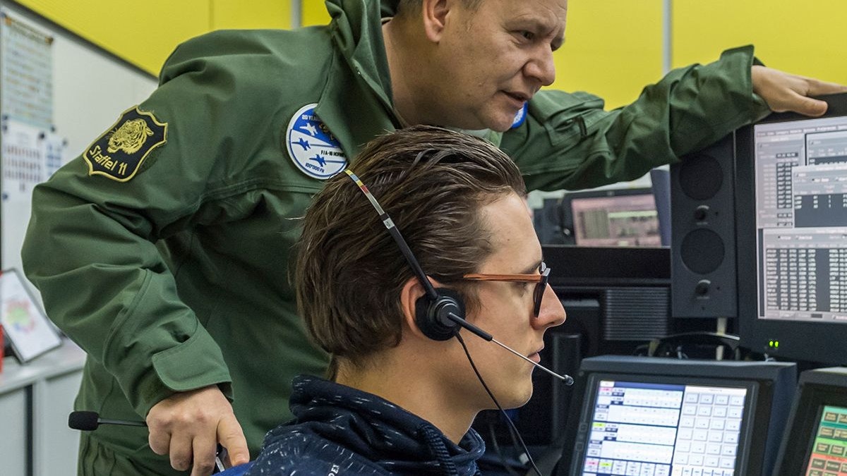 Fluglotse und Chief Air Defense Officer