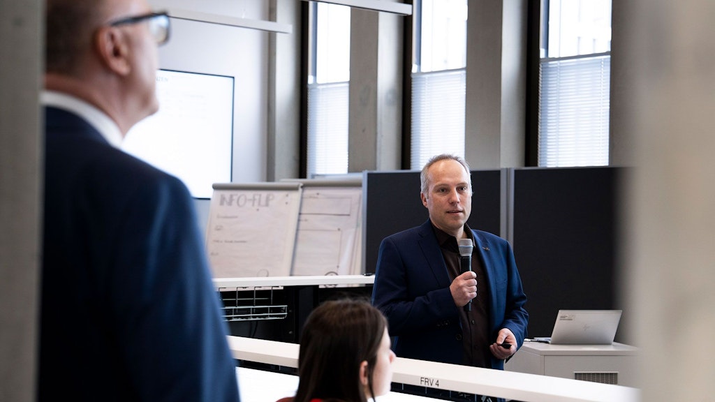 Brand in Crans-Montana: Bundesrat Pfister besucht die Nationale Alarmzentrale im BABS