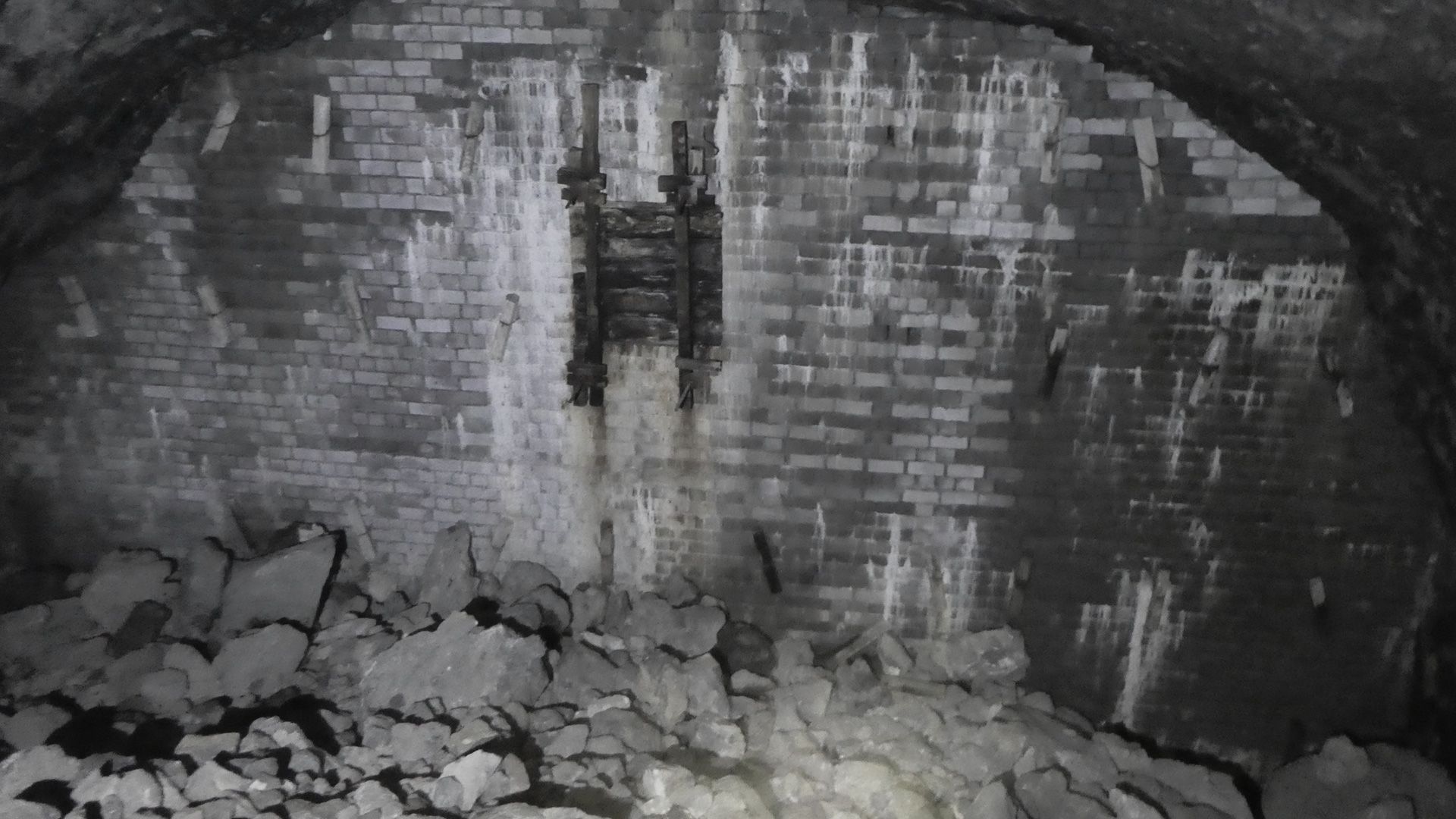 Zugemauerter Stollen