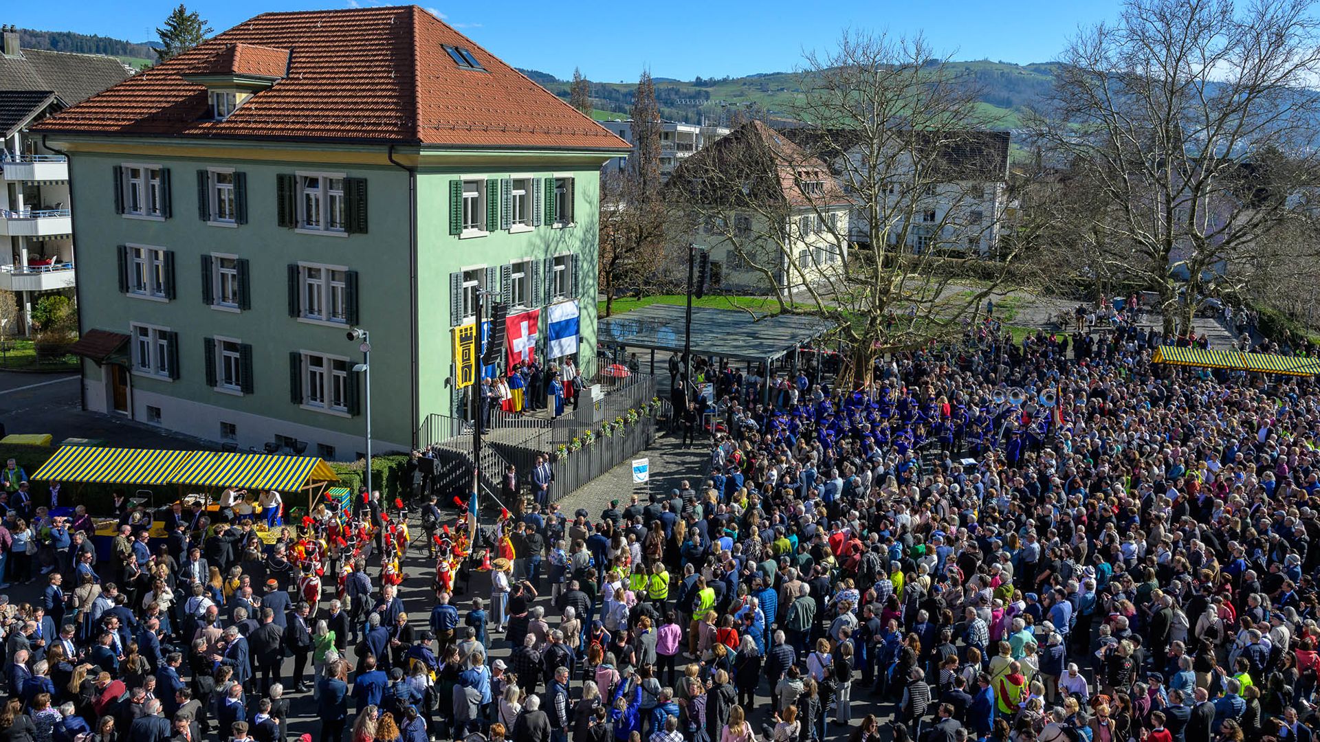 Schulhausplatz Marktgasse: Die Bevölkerung feiert ihren Bundesrat.
