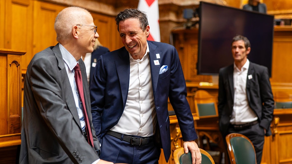 Generalsekretär Daniel Büchel tauscht sich mit Pascal Jenny, 2. Vizepräsident Swiss Olympic aus.