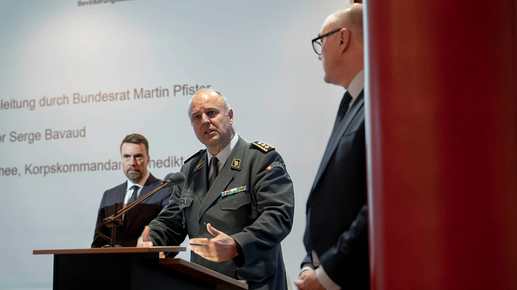 Le chef de l’Armée Benedikt Roos répond aux questions concernant les priorités en matière d’acquisition.  