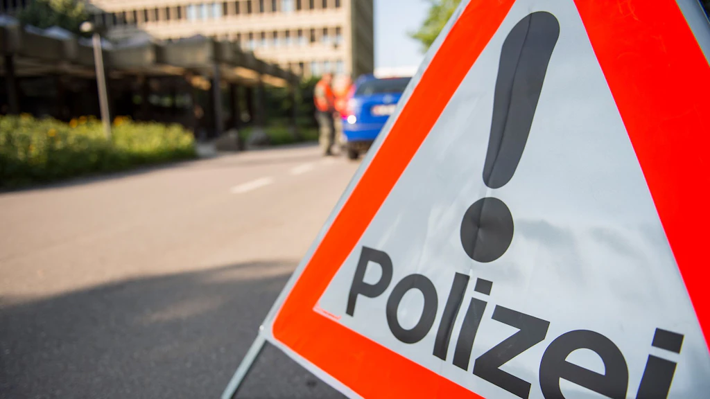 Triangle de signalisation de la police militaire