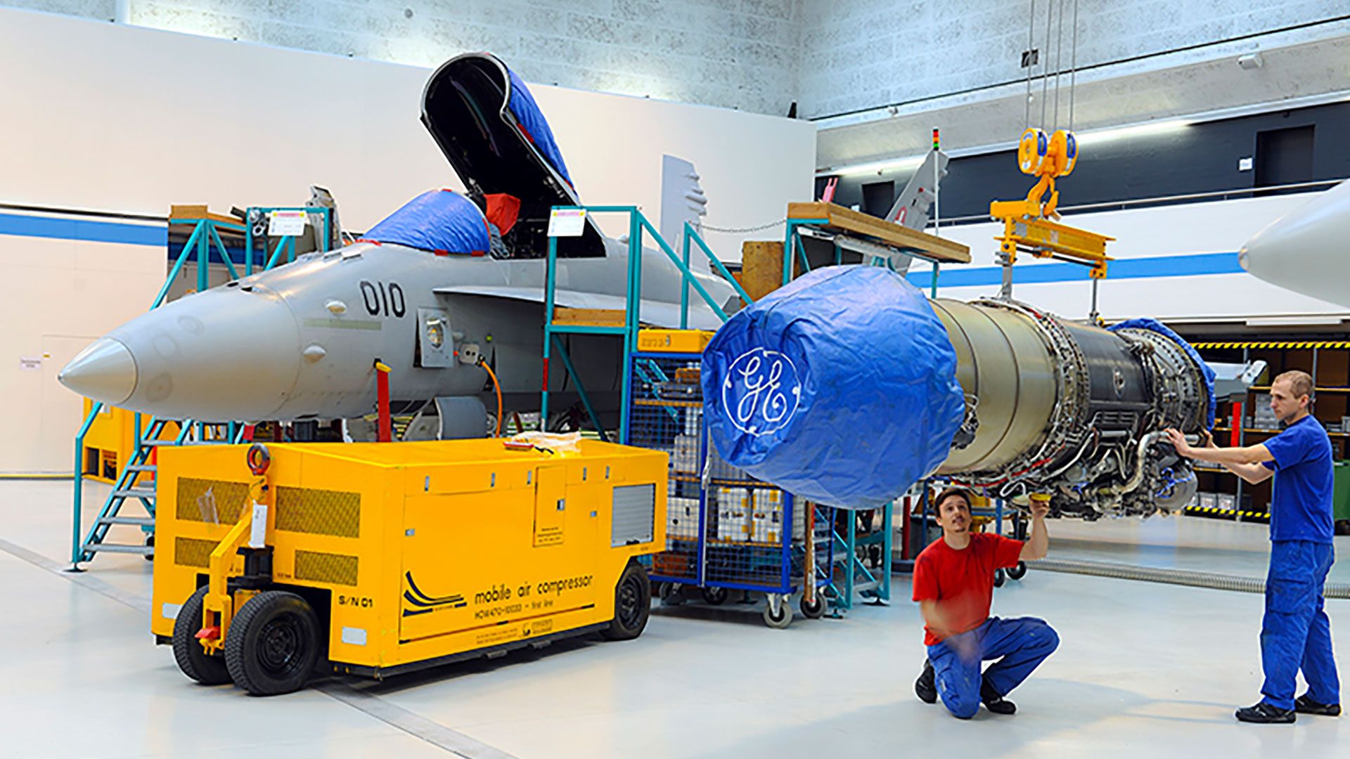 Prolungamento della durata di utilizzazione degli aerei da combattimento F/A-18