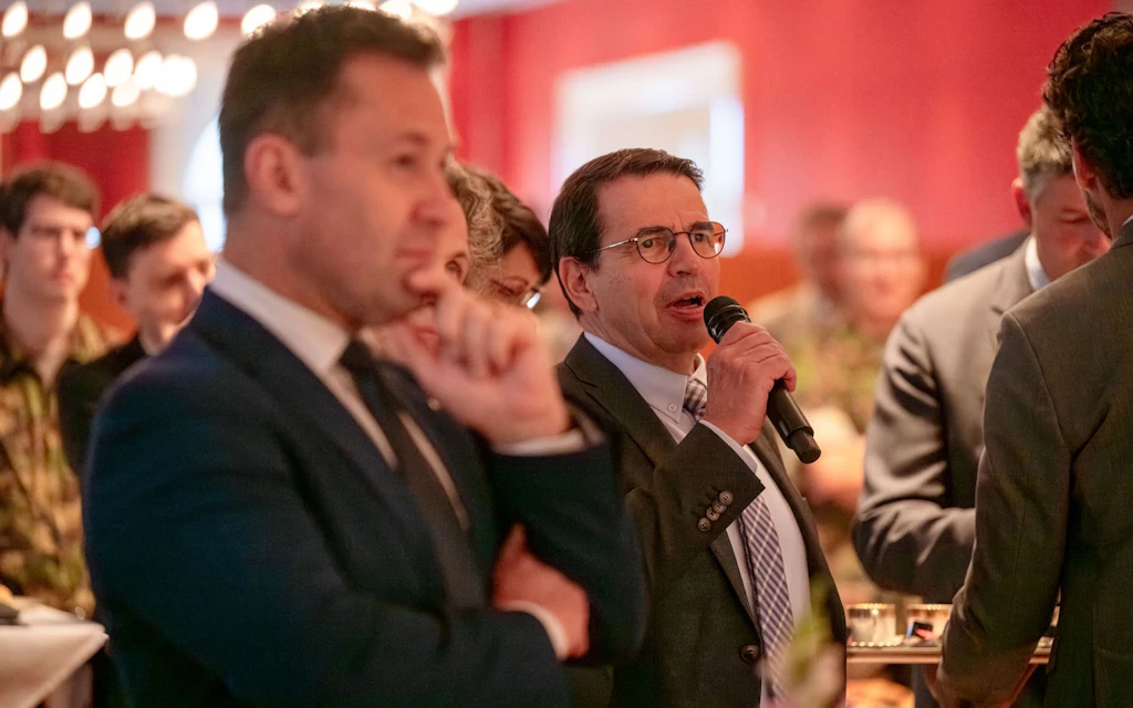 … consigliere nazionale Matthias Samuel Jauslin (PVL), …